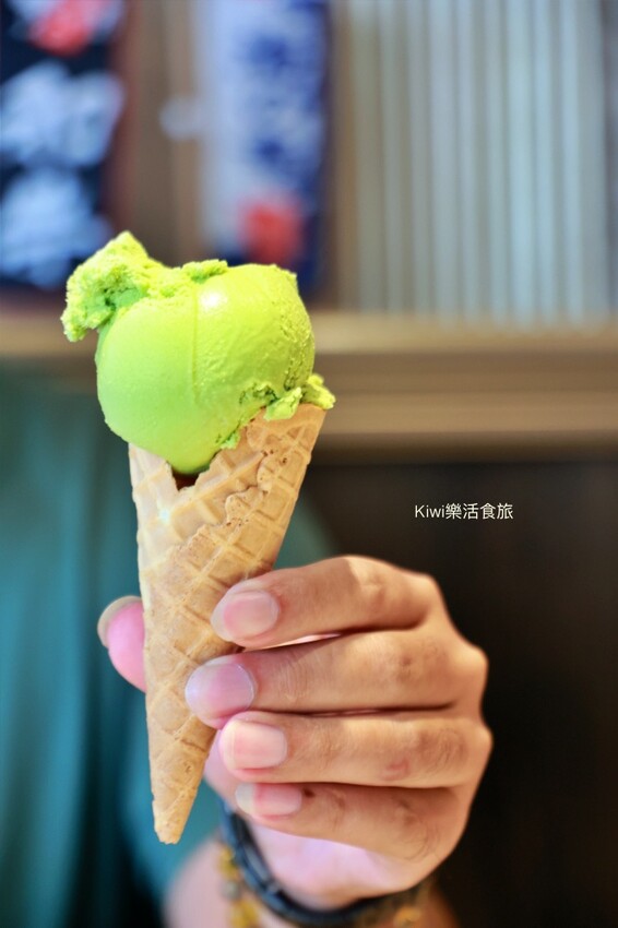 火鍋世家彰化二代尊爵店︱彰化市美食火鍋超浮誇系綜合牛大胃王鍋超澎湃30盎司大嗑全牛拼盤、父親節限定開背