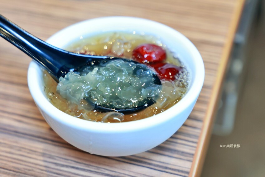 火鍋世家彰化二代尊爵店︱彰化市美食火鍋超浮誇系綜合牛大胃王鍋超澎湃30盎司大嗑全牛拼盤、父親節限定開背