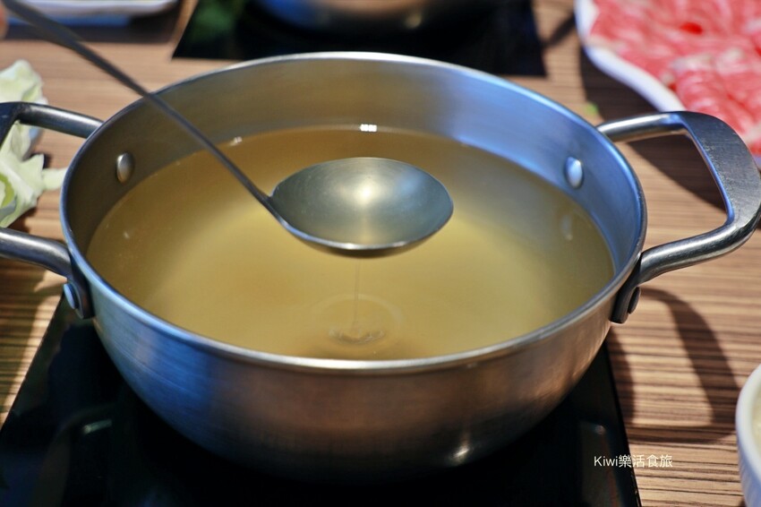 火鍋世家彰化二代尊爵店︱彰化市美食火鍋超浮誇系綜合牛大胃王鍋超澎湃30盎司大嗑全牛拼盤、父親節限定開背