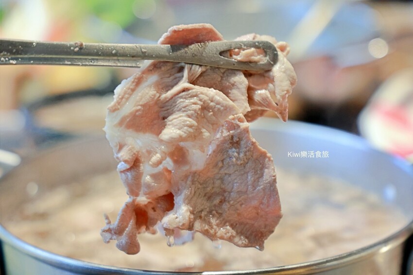 火鍋世家彰化二代尊爵店︱彰化市美食火鍋超浮誇系綜合牛大胃王鍋超澎湃30盎司大嗑全牛拼盤、父親節限定開背