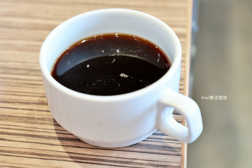 火鍋世家彰化二代尊爵店︱彰化市美食火鍋超浮誇系綜合牛大胃王鍋超澎湃30盎司大嗑全牛拼盤、父親節限定開背