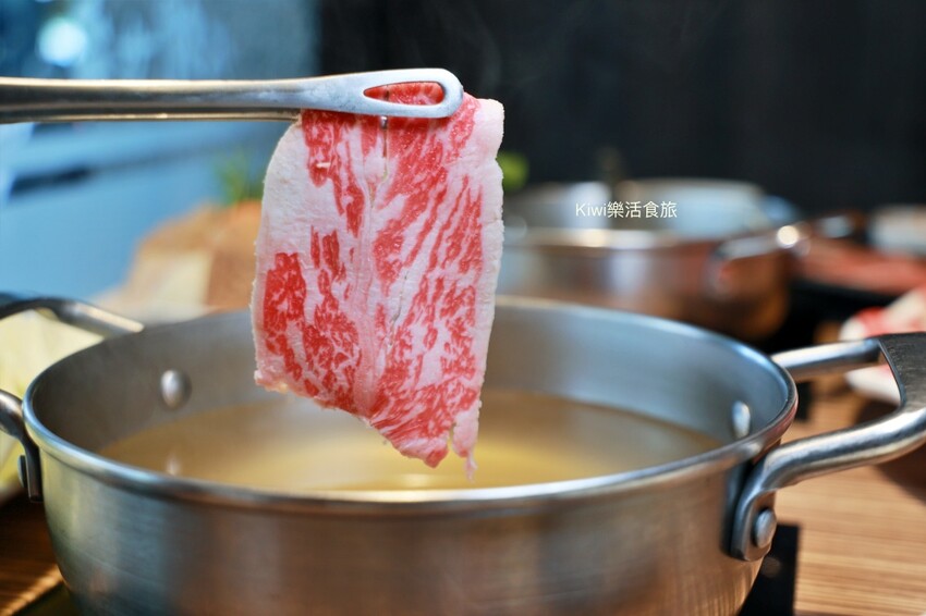 火鍋世家彰化二代尊爵店︱彰化市美食火鍋超浮誇系綜合牛大胃王鍋超澎湃30盎司大嗑全牛拼盤、父親節限定開背