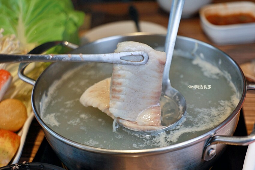 火鍋世家彰化二代尊爵店︱彰化市美食火鍋超浮誇系綜合牛大胃王鍋超澎湃30盎司大嗑全牛拼盤、父親節限定開背