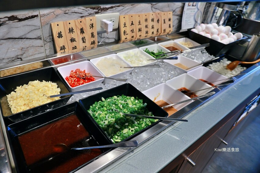 火鍋世家彰化二代尊爵店︱彰化市美食火鍋超浮誇系綜合牛大胃王鍋超澎湃30盎司大嗑全牛拼盤、父親節限定開背