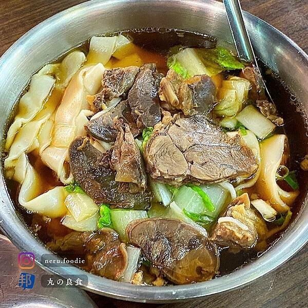 鴻水餃牛肉麵｜晴光商圈街邊小吃推薦 @neru.foodie / 丸の良食