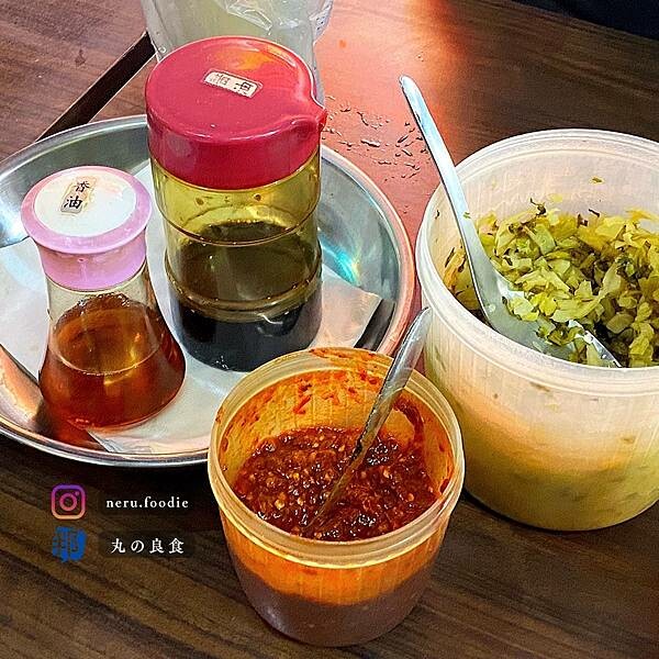 鴻水餃牛肉麵｜晴光商圈街邊小吃推薦 @neru.foodie / 丸の良食