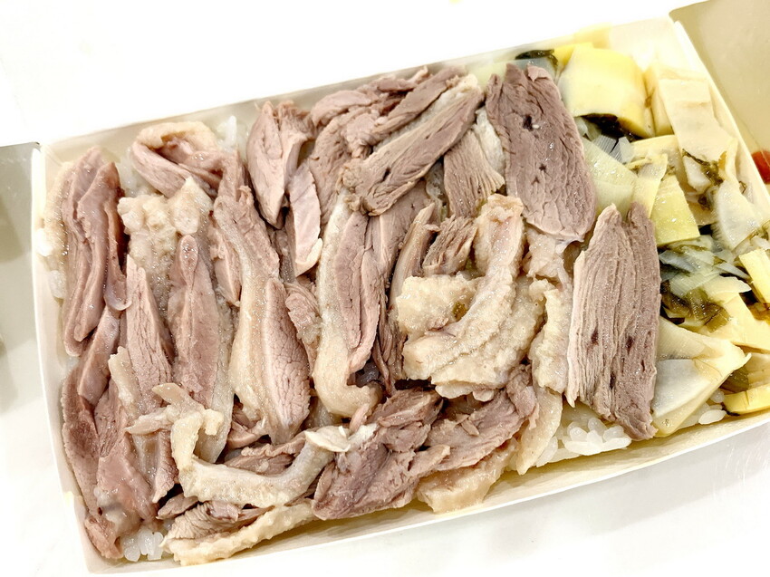 中和隱藏版巷弄美食,一天只賣5小時,清蒸肉圓皮Q肉多汁超好吃,每天手工現做,一試成主顧~