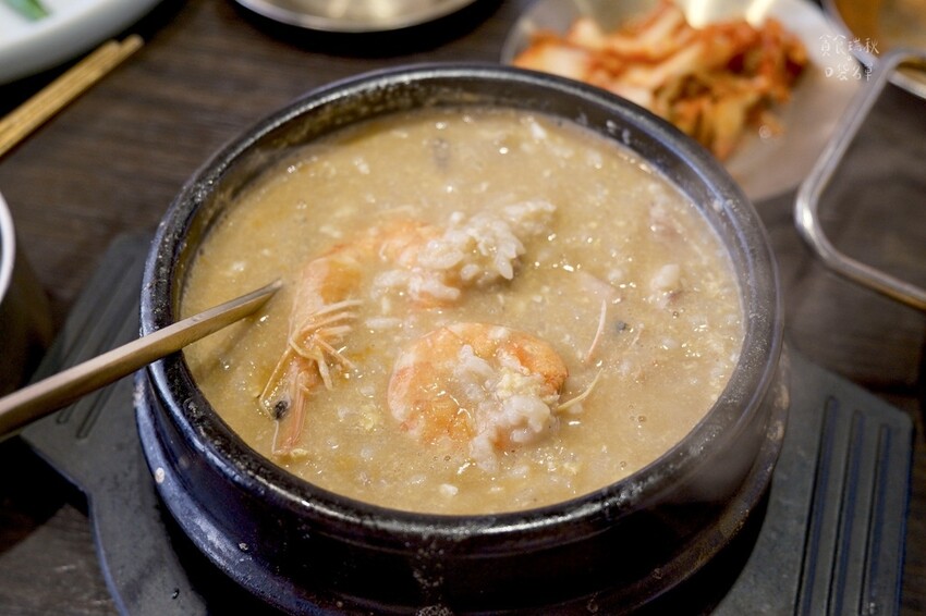 台中南屯｜人氣韓式料理！豬肉湯飯專賣，雪濃湯、菜包肉、韓式鮑