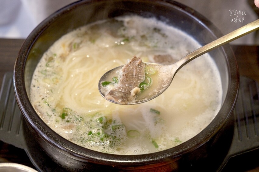 台中南屯｜人氣韓式料理！豬肉湯飯專賣，雪濃湯、菜包肉、韓式鮑