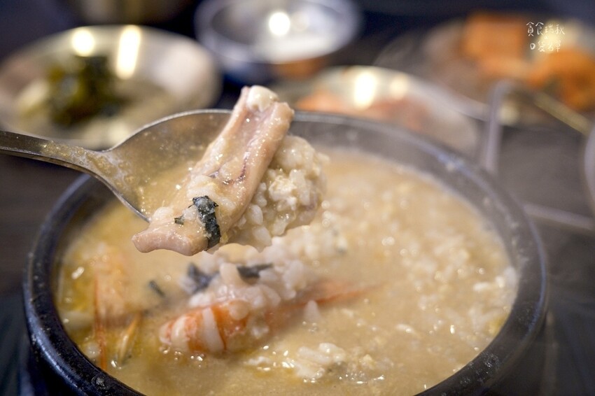 台中南屯｜人氣韓式料理！豬肉湯飯專賣，雪濃湯、菜包肉、韓式鮑