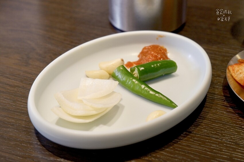 台中南屯｜人氣韓式料理！豬肉湯飯專賣，雪濃湯、菜包肉、韓式鮑