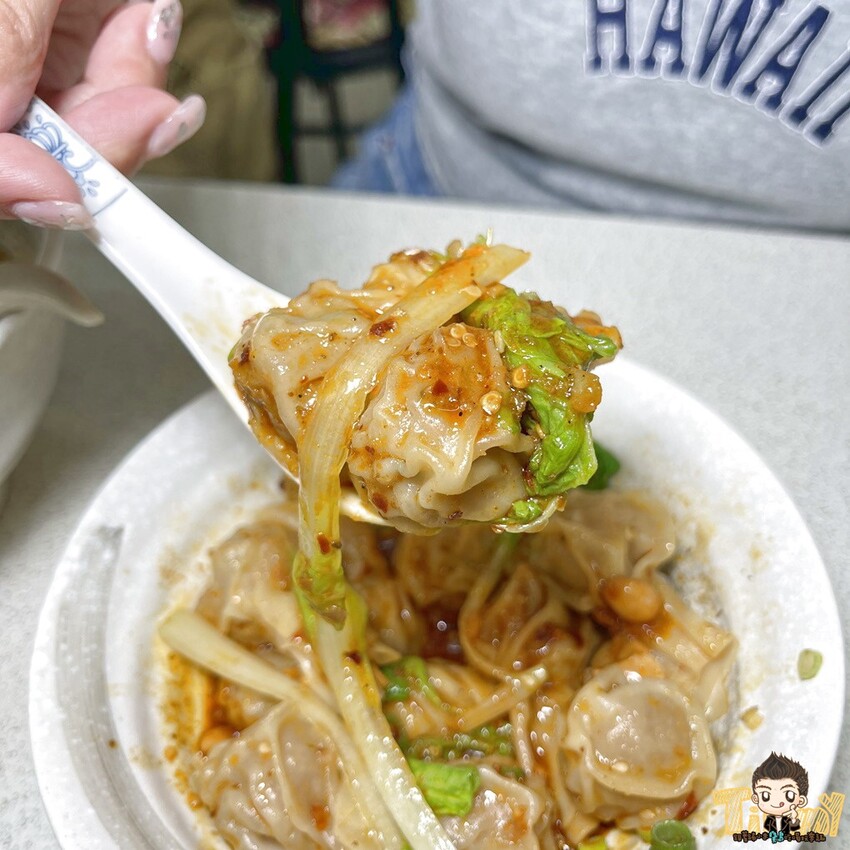 相見恨晚的道地重慶麵食料理！必點肥腸湯泡飯又麻又辣好過癮！