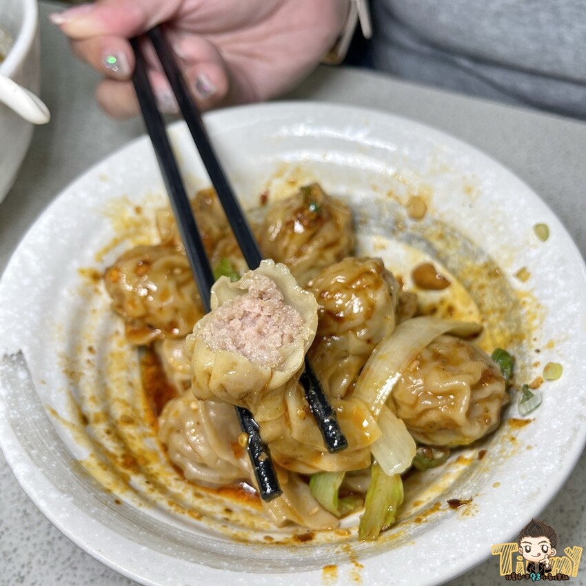 相見恨晚的道地重慶麵食料理！必點肥腸湯泡飯又麻又辣好過癮！