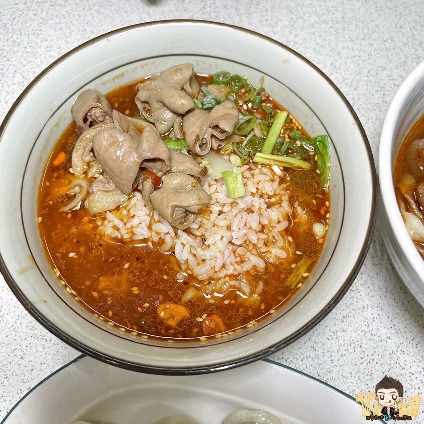 相見恨晚的道地重慶麵食料理！必點肥腸湯泡飯又麻又辣好過癮！