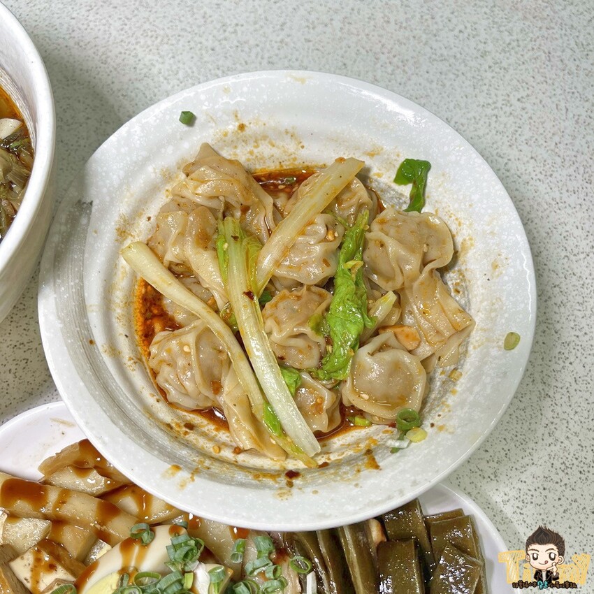 相見恨晚的道地重慶麵食料理！必點肥腸湯泡飯又麻又辣好過癮！