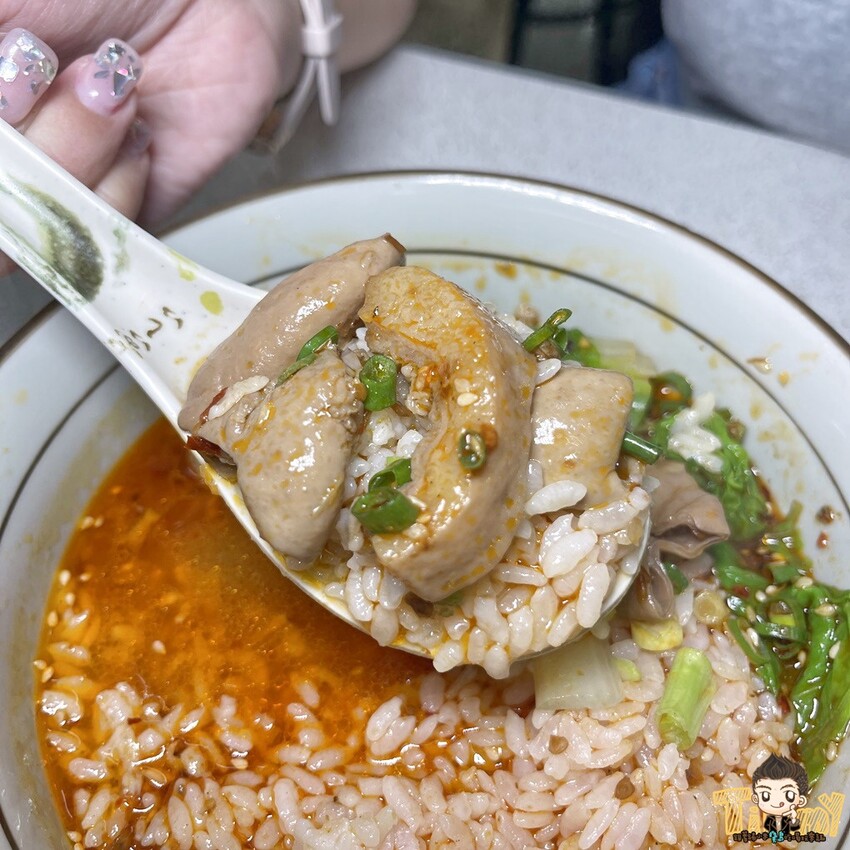 相見恨晚的道地重慶麵食料理！必點肥腸湯泡飯又麻又辣好過癮！