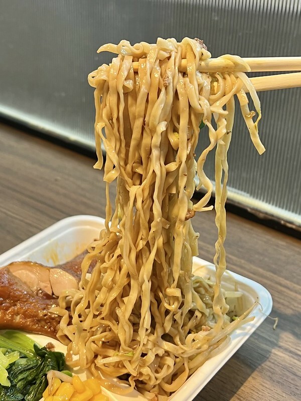 +（台北烤肉飯）溪仔邊烤肉餐盒 台北松山店～台北 35 年老字號烤肉飯！嚴選台灣豬上肩胛肉，吸滿獨家秘製醃料～香噴噴烤肉飯平價又好吃！溪仔邊烤肉餐盒菜單