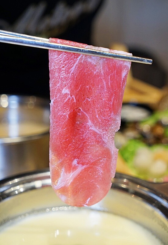 開幕限定！！ 火鍋+蒙古烤肉吃到飽最低只要$278，爽嗑50種以上食材，還免收服務費！