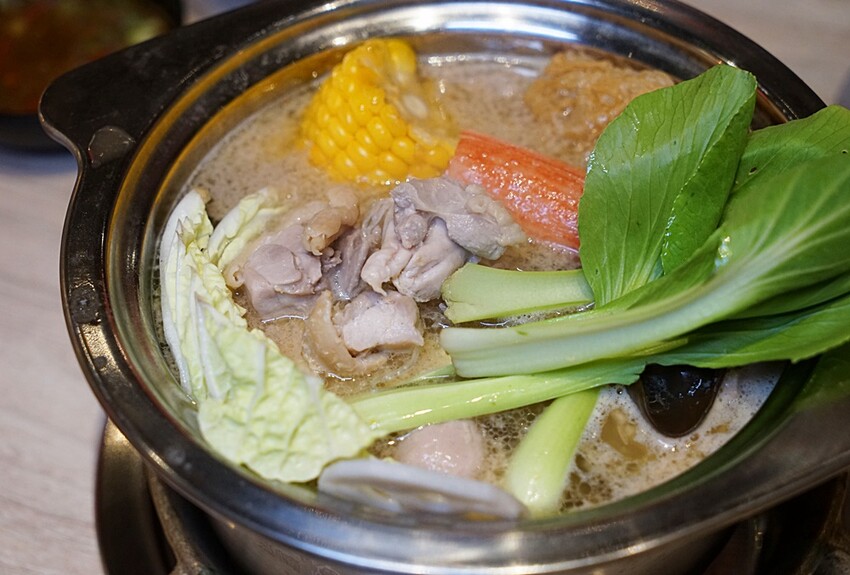 開幕限定！！ 火鍋+蒙古烤肉吃到飽最低只要$278，爽嗑50種以上食材，還免收服務費！