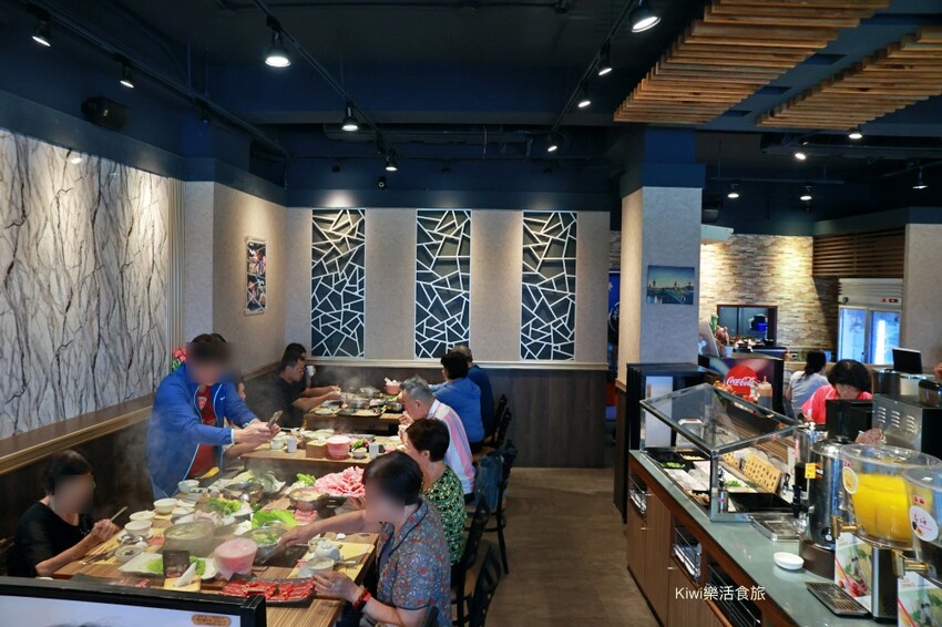 地表最強霸氣綜合牛肉盤太浮誇惹！連父親節限定澎湃海鮮拼盤讓我們稱讚不已，自助Buffet無限暢飲～非假日客滿請儘早預約起來呀！