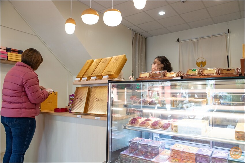 台南市中西區台南知名伴手禮｜彌月蛋糕推薦：長生本舖金蜂蜜蛋糕專賣店