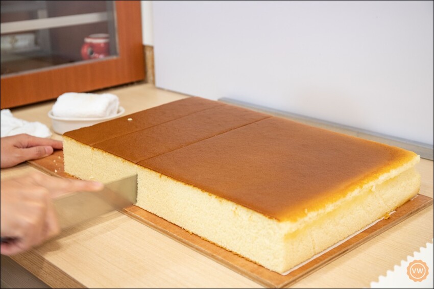 台南市中西區台南知名伴手禮｜彌月蛋糕推薦：長生本舖金蜂蜜蛋糕專賣店