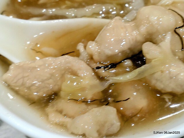台北興安街強記圓環肉羹滷肉飯(Light dishes with Meat soup, Spare ribs soup and Baised Rice with Pork and Soy Sauce) by SJKen on Jan 6, 2025.