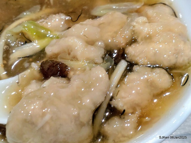 台北興安街強記圓環肉羹滷肉飯(Light dishes with Meat soup, Spare ribs soup and Baised Rice with Pork and Soy Sauce) by SJKen on Jan 6, 2025.