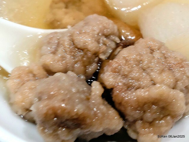 台北興安街強記圓環肉羹滷肉飯(Light dishes with Meat soup, Spare ribs soup and Baised Rice with Pork and Soy Sauce) by SJKen on Jan 6, 2025.