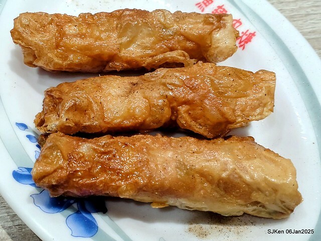 台北興安街強記圓環肉羹滷肉飯(Light dishes with Meat soup, Spare ribs soup and Baised Rice with Pork and Soy Sauce) by SJKen on Jan 6, 2025.