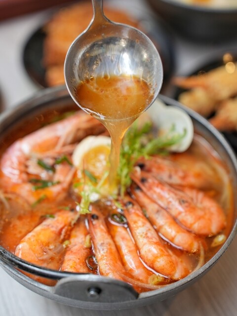 【高雄食記】高CP值料多即食鍋〔 小二春福氣鍋復興店 〕線上點餐預約取餐免等候，四種口味可全素，UBER可外送。