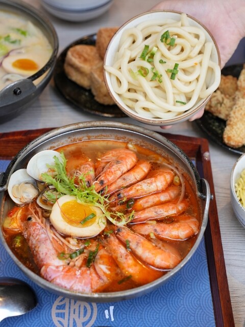 【高雄食記】高CP值料多即食鍋〔 小二春福氣鍋復興店 〕線上點餐預約取餐免等候，四種口味可全素，UBER可外送。