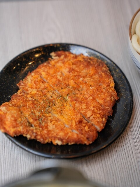 【高雄食記】高CP值料多即食鍋〔 小二春福氣鍋復興店 〕線上點餐預約取餐免等候，四種口味可全素，UBER可外送。