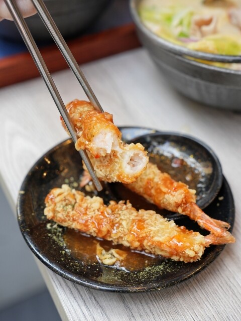 【高雄食記】高CP值料多即食鍋〔 小二春福氣鍋復興店 〕線上點餐預約取餐免等候，四種口味可全素，UBER可外送。