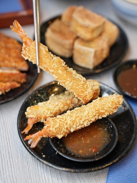 【高雄食記】高CP值料多即食鍋〔 小二春福氣鍋復興店 〕線上點餐預約取餐免等候，四種口味可全素，UBER可外送。