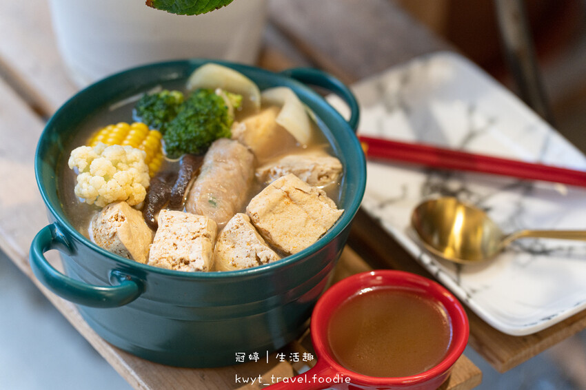 台南麻辣鍋餐廳推薦-界麻辣湯-台南文化中心美食推薦-林百貨美食推薦-孔廟商圈美食推薦-21.jpg