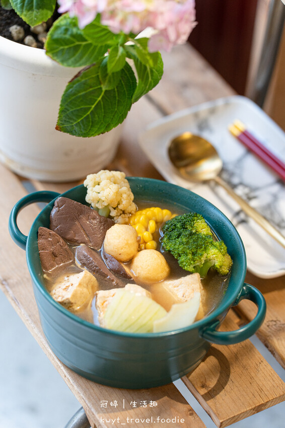 台南麻辣鍋餐廳推薦-界麻辣湯-台南文化中心美食推薦-林百貨美食推薦-孔廟商圈美食推薦-8.jpg
