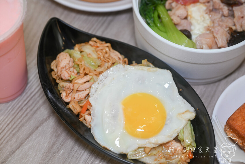 【台中】巷口宵夜點心 台中健行店｜不只宵夜場，晚餐不知道吃什麼？來這裡準沒錯 » 阿君的玩食天堂