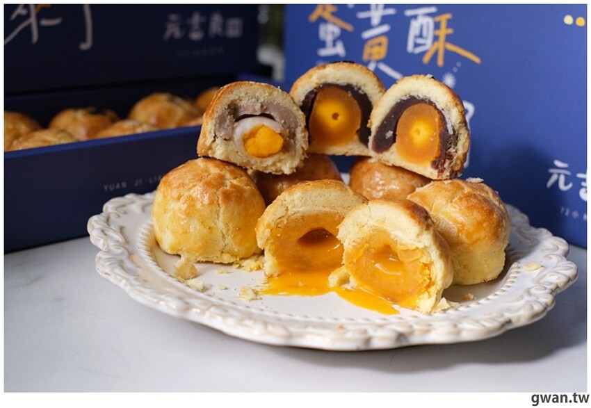 一年做兩次！麵包店裡的隱藏版蛋黃酥，酥香菠蘿皮，一咬就爆漿！