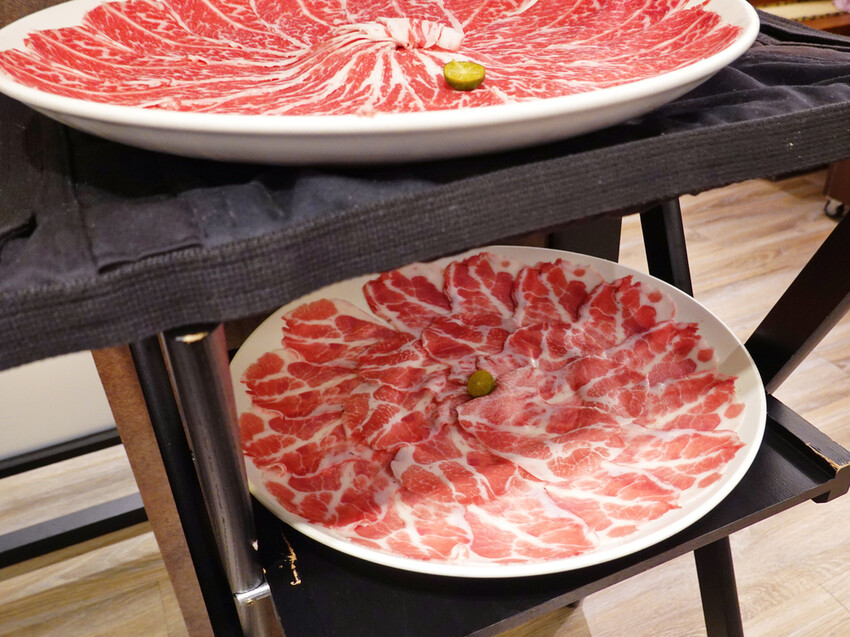 台北大安—鼎王麻辣鍋｜台中起家麻辣鍋霸主 豆腐鴨血無限續加｜東區、忠孝復興