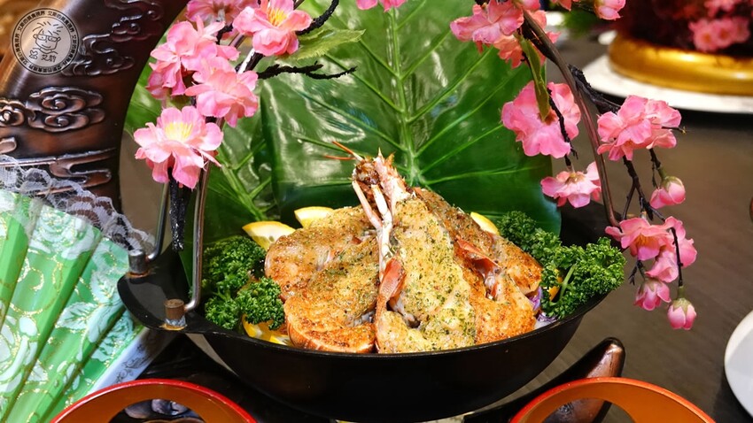 【 三峽日本料理 】父親節還找不到去哪慶祝嗎？來東街日本料理絕對是最好的選擇，不論是日本料理、合菜、桌