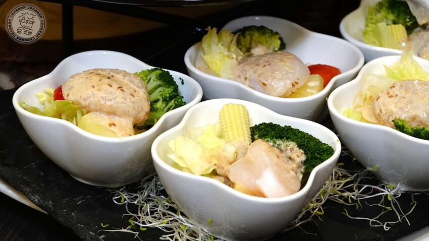 【 三峽日本料理 】父親節還找不到去哪慶祝嗎？來東街日本料理絕對是最好的選擇，不論是日本料理、合菜、桌