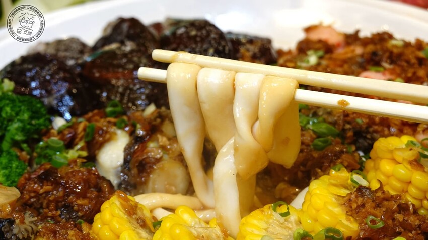 【 三峽日本料理 】父親節還找不到去哪慶祝嗎？來東街日本料理絕對是最好的選擇，不論是日本料理、合菜、桌