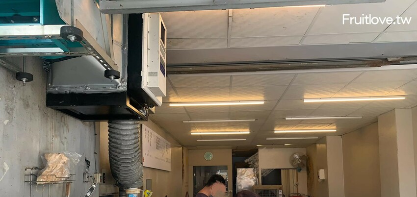 雞母古早味炒麵⟩鍋香氣十足的炒麵，加上蒜泥超夠味好吃，骨仔肉湯料多，肉超軟嫩-台中大里美食/早午餐 @果果愛Fruitlove