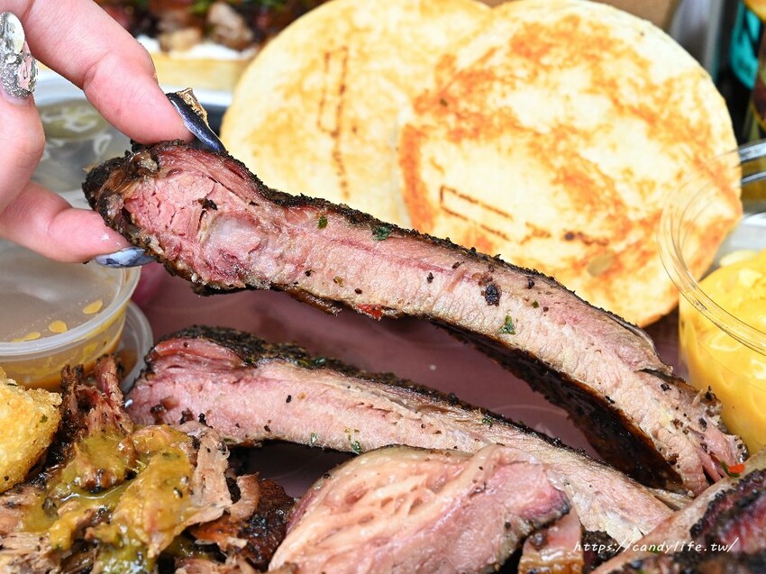 高雄人氣Celebrate BBQ 慶祝燒烤快閃台中，聯名Ivorish生吐司，一週只營業三天！