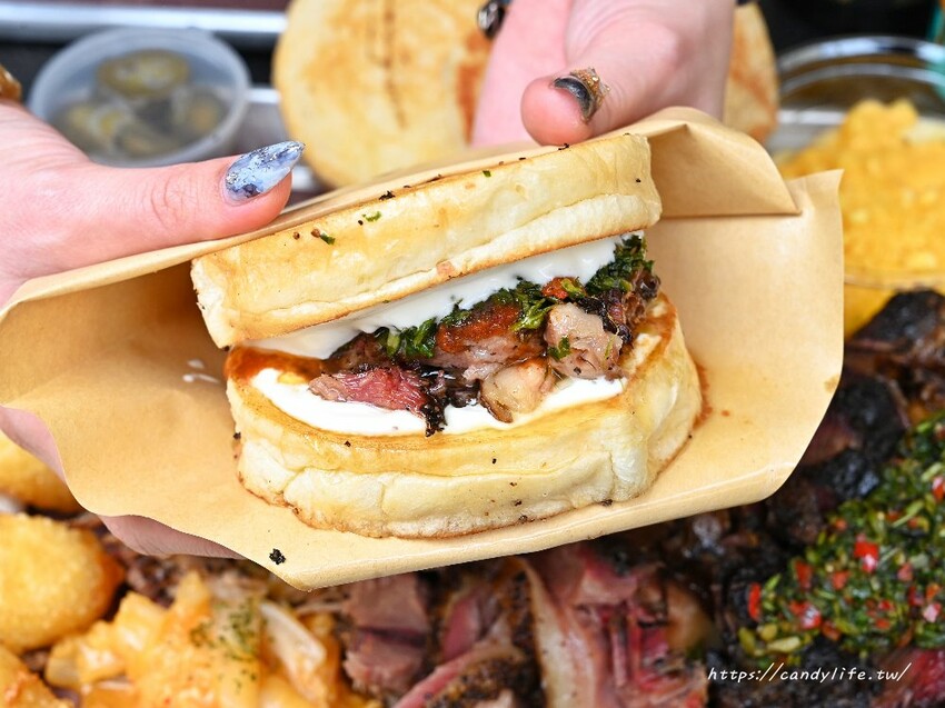 高雄人氣Celebrate BBQ 慶祝燒烤快閃台中，聯名Ivorish生吐司，一週只營業三天！