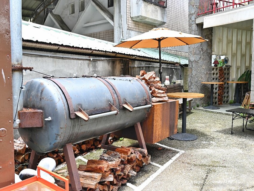 高雄人氣Celebrate BBQ 慶祝燒烤快閃台中，聯名Ivorish生吐司，一週只營業三天！