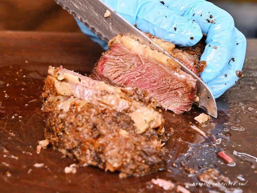 高雄人氣Celebrate BBQ 慶祝燒烤快閃台中，聯名Ivorish生吐司，一週只營業三天！