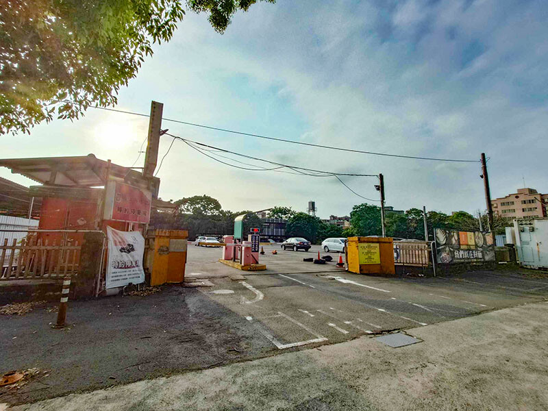 竹北日式料理 馬的生食丼 新鮮海鮮生食丼飯加點鮮魚味增湯只要$9元 內用免費續湯 Google評論鮭魚卵手捲買一送一