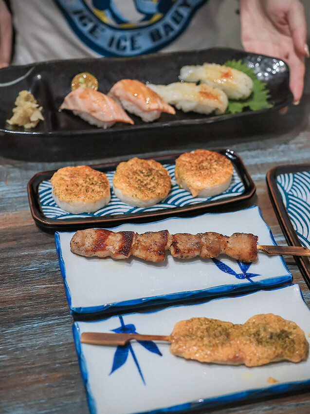 竹北日式料理 馬的生食丼 新鮮海鮮生食丼飯加點鮮魚味增湯只要$9元 內用免費續湯 Google評論鮭魚卵手捲買一送一
